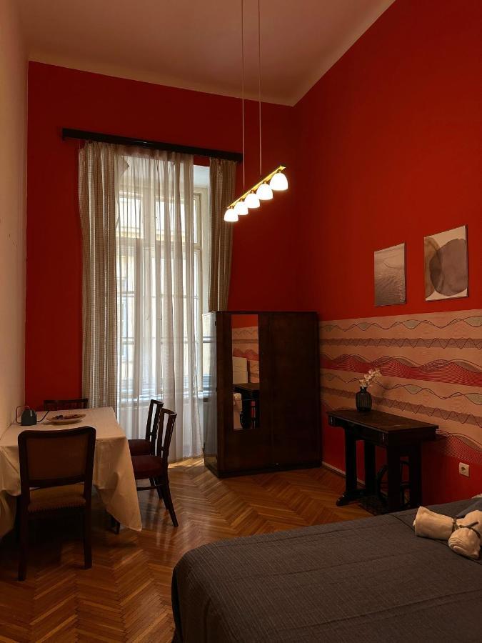 Old Town Apart Apartment Budapest Bagian luar foto