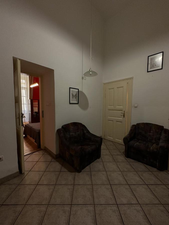 Old Town Apart Apartment Budapest Bagian luar foto