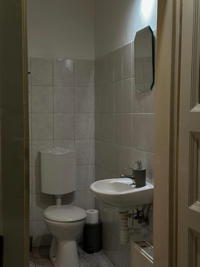 Old Town Apart Apartment Budapest Bagian luar foto